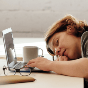 Lees meer over het artikel Als je nu je thuiswerkt overcompenseert – 5 tips om het relaxter te maken